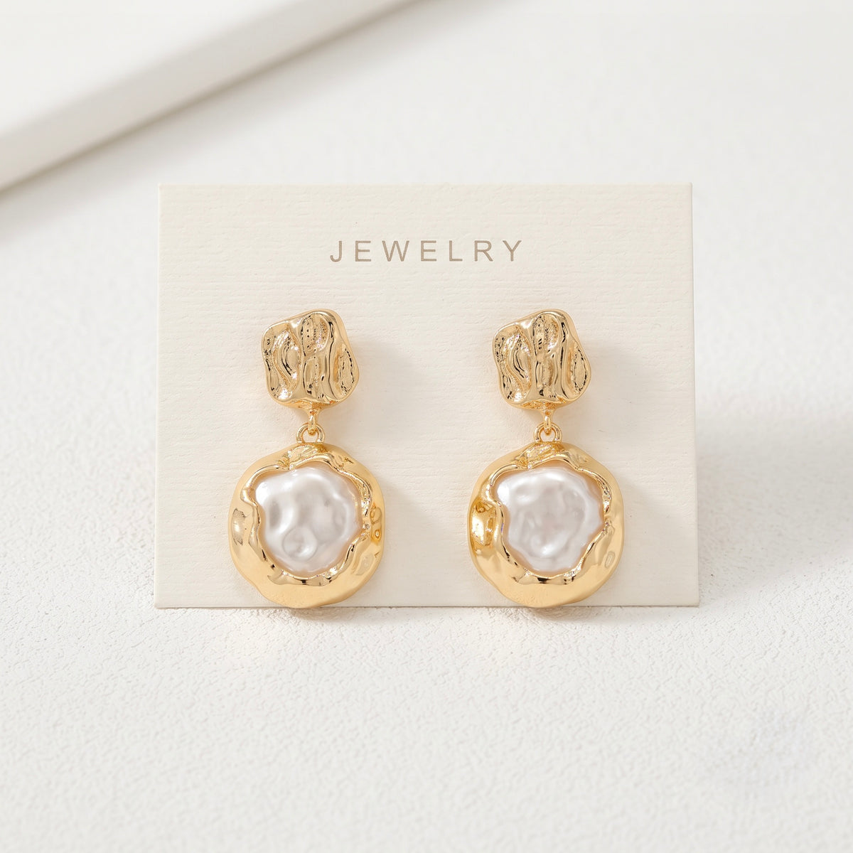 Pearldrop Earring