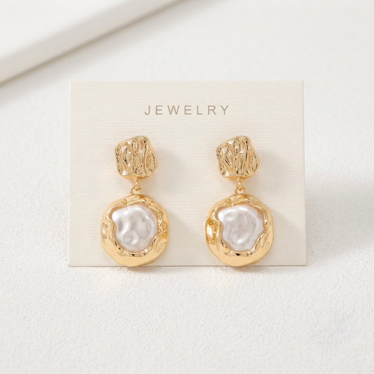 Pearldrop Earring