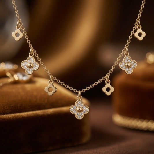 Lucky neckline chain