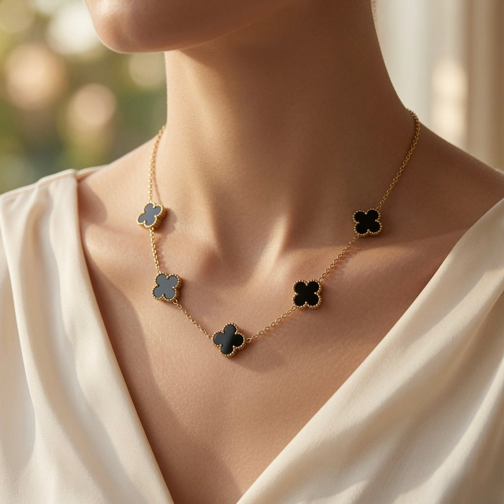 Black lucky leaf chain