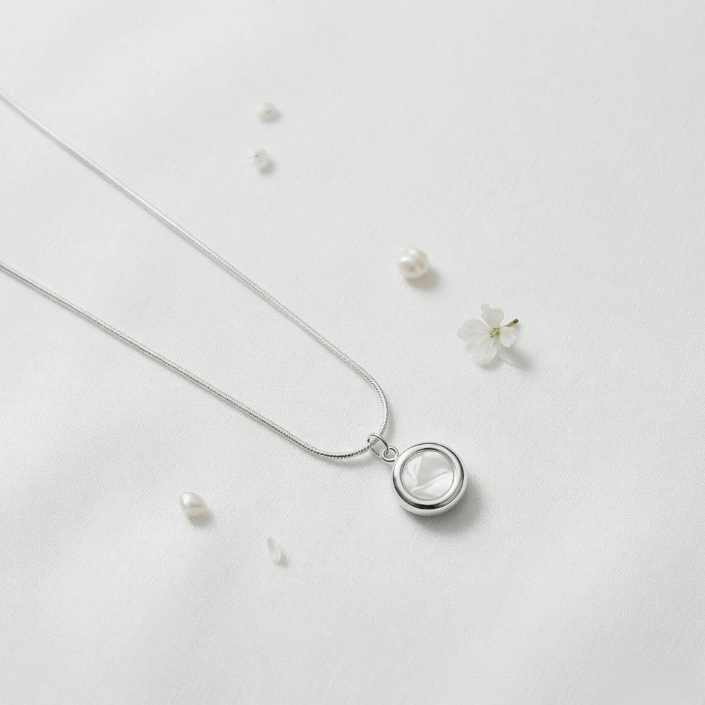 Minimalist chain